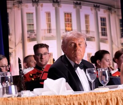 Donald y Melania Trump, este sábado en la Cena de Corresponsales de la Casa Blanca. Yuri Gripas / POOL (EFE)