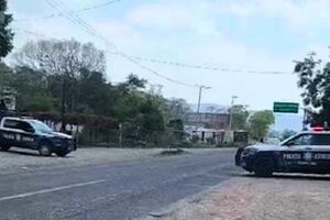 Despliegue policiaco este domingo en Tehuitzingo. Foto: @SSPGobPue