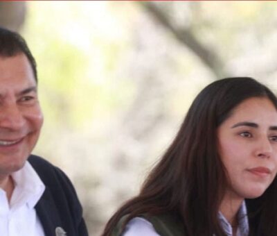 El gobernador Alejandro Armenta y la hoy exsecretaria. Foto: Facebook Mayra Orellana Caballero