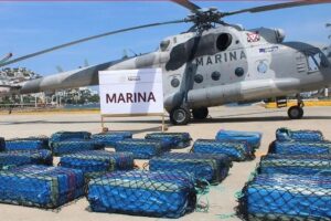Los detenidos y lo incautado fueron puestos a disposición de la autoridad competente en la octava región naval ubicada en Acapulco. / Foto: @GabSeguridadMX