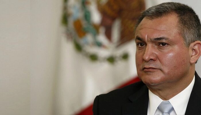 México busca recuperar recursos desviados mediante contratos ilícitos. Foto AP / Archivo