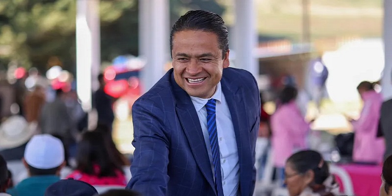 Juan Rivera Trejo, alcalde de Chignahuapan, estará bajo revisión de la Comisión de Honestidad y Justicia. | Foto: X