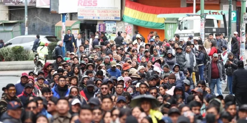 Continúa movilización contra Gobierno de Paz en Bolivia. (TeleSur)