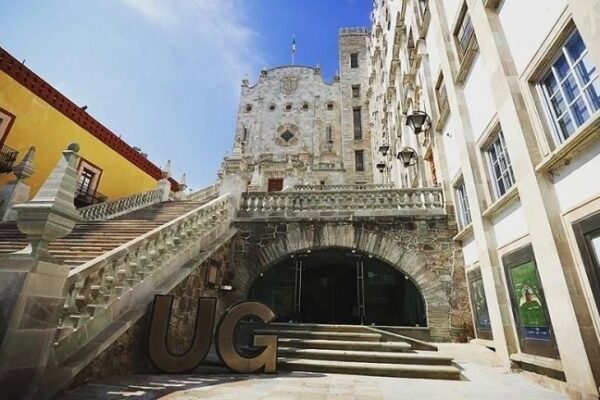 SCJN ordenó gratuidad en posgrados públicos al amparar a alumno de Universidad de Guanajuato dado de baja por no pagar reinscripción. Crédito: Especial