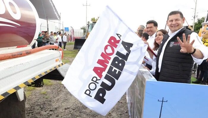El gobernador Armenta puso en marcha las obras para la ampliación de la carretera que comunica a Amozoc con San José Chiapa(Facebook Gobierno de Puebla)
