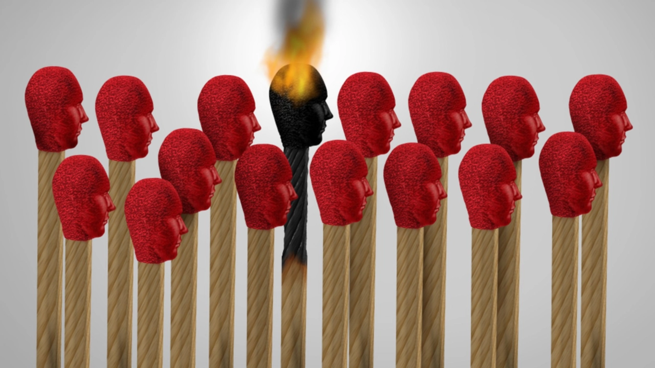 México se ubica como el tercer país con más estrés laboral en el mundo, con 62% de los trabajadores afectados por burnout. FOTO: SHUTTERSTOCK.