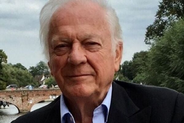 Alan Riding, histórico corresponsal del New York Times, murió a los 82 años. Foto: Especial