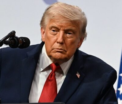 Donald Trump habla durante una conferencia de prensa en la cumbre del G7 en Evian-les-Bains el miércoles. Fotografía: Jeanne Accorsini/Sipa/Shutterstock