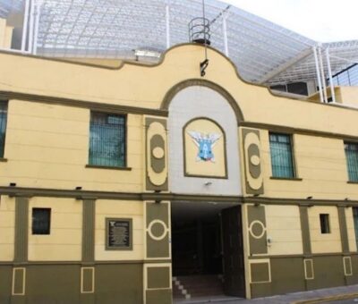 El titular de la Unidad de Asuntos Jurídicos y Regulación de la SEP, Eurípides Flores Pacheco, informó que la dependencia ya notificó a la Secretaría de Educación del Estado de Puebla para que inicie el procedimiento administrativo correspondiente y suspenda las actividades de la institución antes del regreso a clases. Foto: AMIZ sitio web