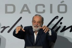 Carlos Slim (Miguel Dimayuga)