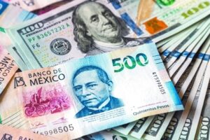 El peso mexicano se aprecia moderadamente frente al dólar en la jornada de este lunes. Archivo
