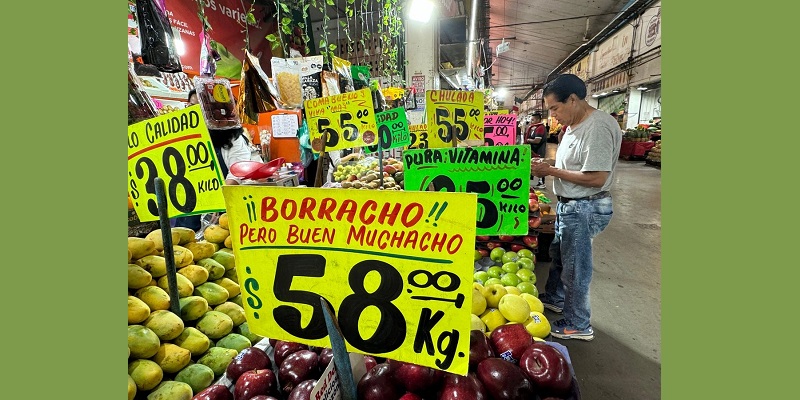 Venta de frutas en la Central de Abasto de la Ciudad de México, el 12 de mayo de 2026. Foto Luis Castillo