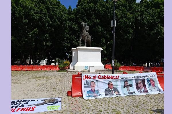 Protesta contra el cablebús (Especial)