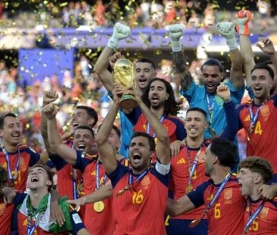 Anuncio Anuncio Mundial Información España aplasta el sueño de Argentina y vuelve a reinar el Mundial al ganar 1-0