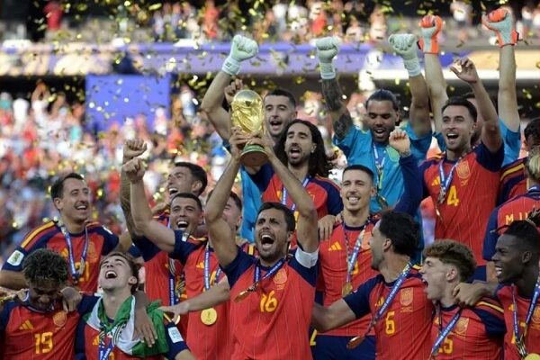 Anuncio Anuncio Mundial Información España aplasta el sueño de Argentina y vuelve a reinar el Mundial al ganar 1-0