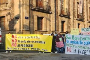 La protesta de habitantes de San José Chiapa, Puebla, y de San Pedro Ecatepec, Tlaxcala. (Movimiento En Defensa Del Agua y Del Medio Ambiente)