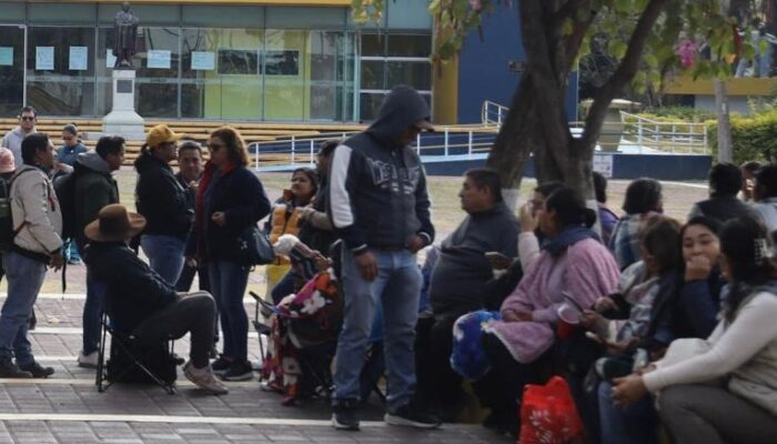 Además de los 13 mil docentes sin una plaza formar, otros 50 mil profesores deben ser contratados por horas o asignaturas, sin posibilidad de acceder a una plaza. Foto: Especial