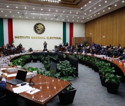 El INE instaló por primera vez una comisión encargada de verificar la integridad de candidaturas. Foto