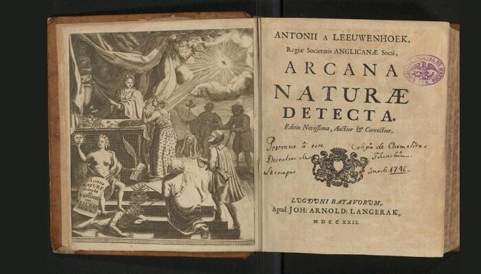 Hallan en la UNAM ejemplar único de 1722 sobre el mundo microscópico Foto: Cortesía Biblioteca Nacional de México