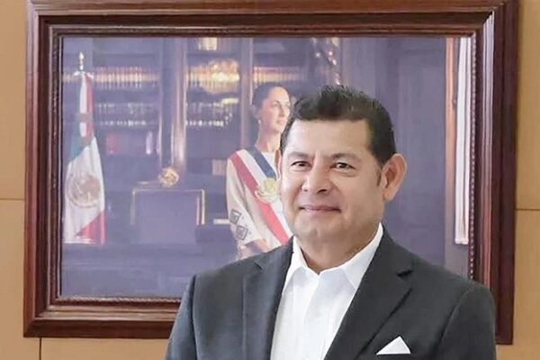 Para el gobernador de Puebla, Alejandro Armenta, las mujeres no pueden ser designadas como autoridad para enfrentar al crimen organizado. Crédito: Especial