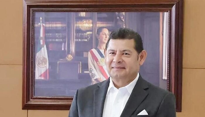 Para el gobernador de Puebla, Alejandro Armenta, las mujeres no pueden ser designadas como autoridad para enfrentar al crimen organizado. Crédito: Especial