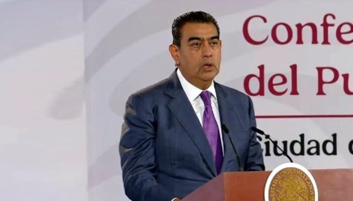Sergio Salomón, titular del Instituto Nacional de Migración, en la conferencia de este jueves en Palacio Nacional. Crédito: Tomada de Youtube
