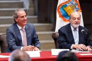 El alcalde de Puebla, José Chedraui, con el empresario Carlos Slim. (Ayuntamiento de Puebla)