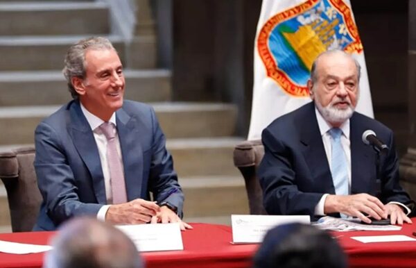 El alcalde de Puebla, José Chedraui, con el empresario Carlos Slim. (Ayuntamiento de Puebla)
