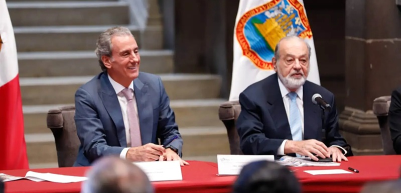 El alcalde de Puebla, José Chedraui, con el empresario Carlos Slim. (Ayuntamiento de Puebla)