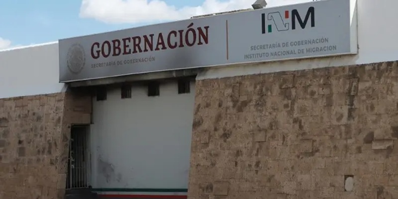 El informe fiscalizador destapó fallas graves en la supervisión de los ingresos recaudados por servicios migratorios a pasajeros que viajan por vía aérea. Foto: EFE.